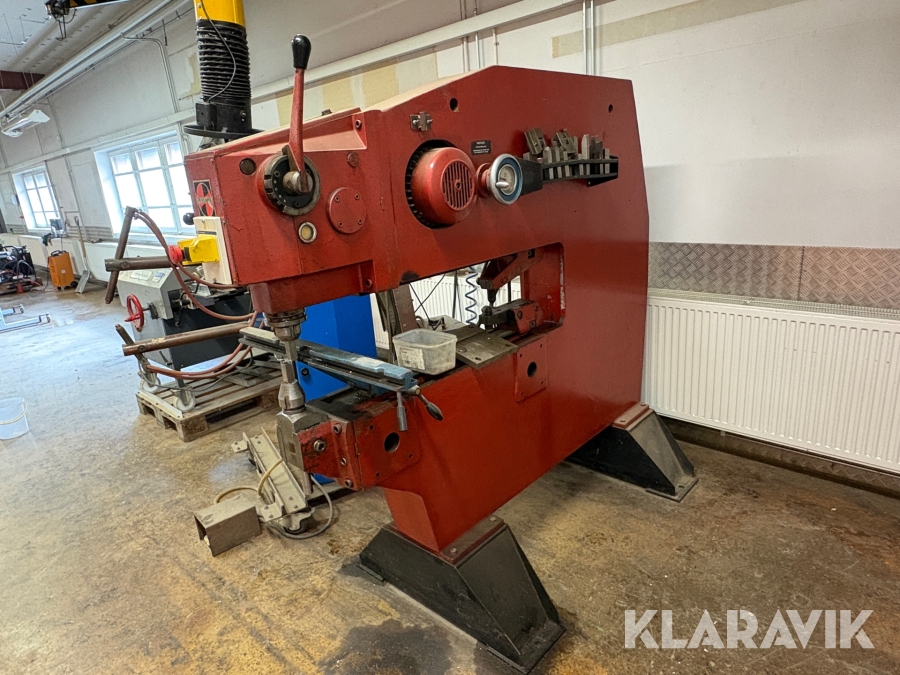 Plåtbearbetningsmaskin Pullmax P21S