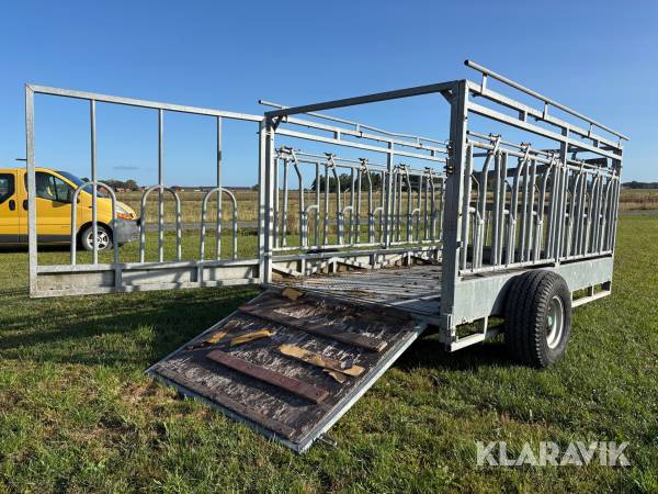Djurkärra / Utfodringsvagn Kellfri 12 låsbara