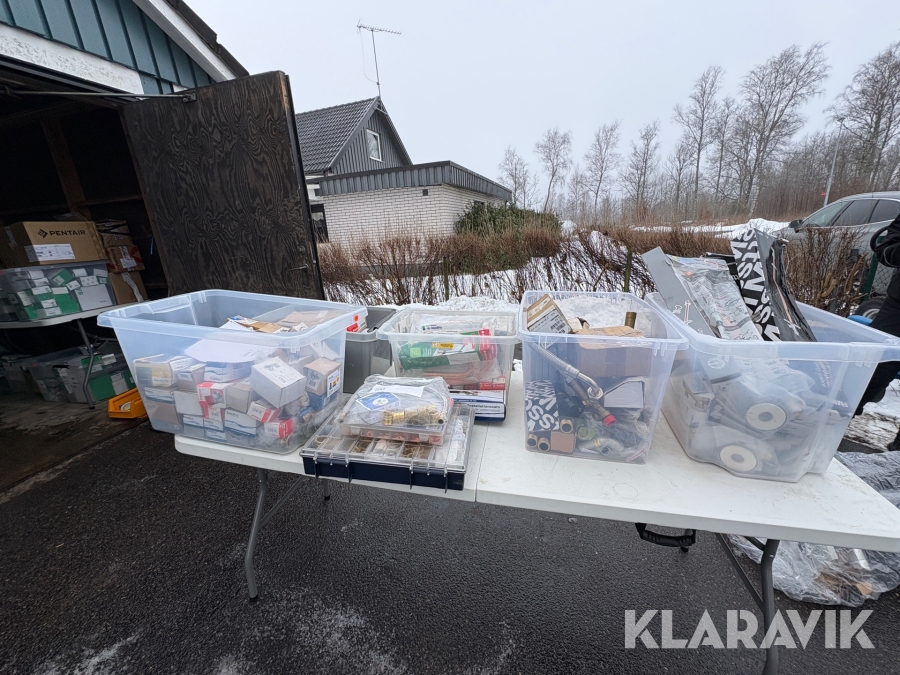 Parti med blandade VVS-artikar