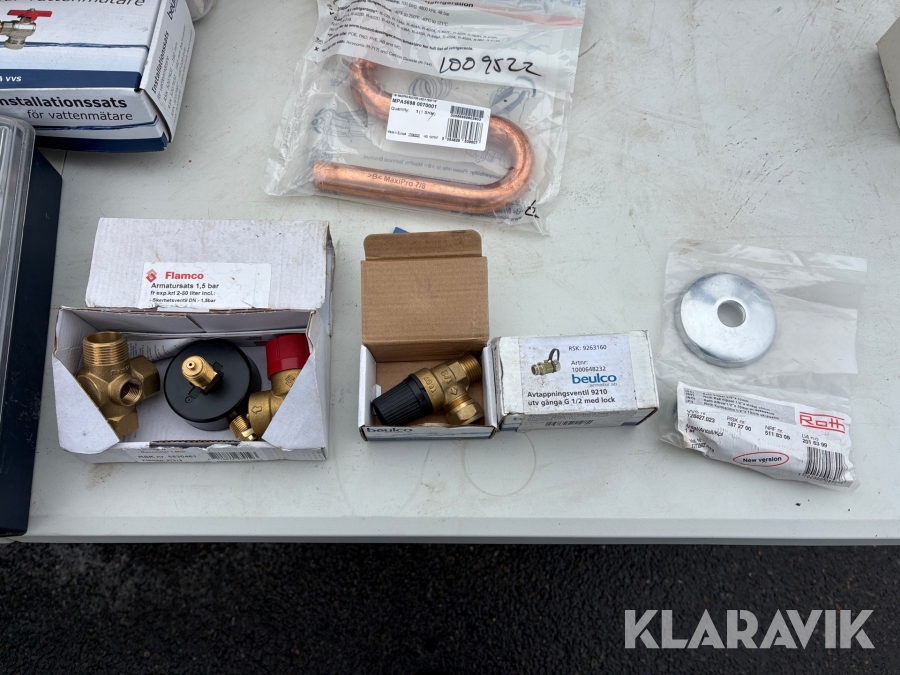 Parti med blandade VVS-artikar