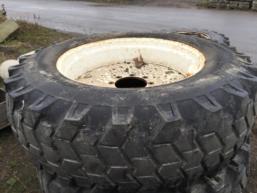 7st Gräsdäck Traktordäck kompletta med fälg