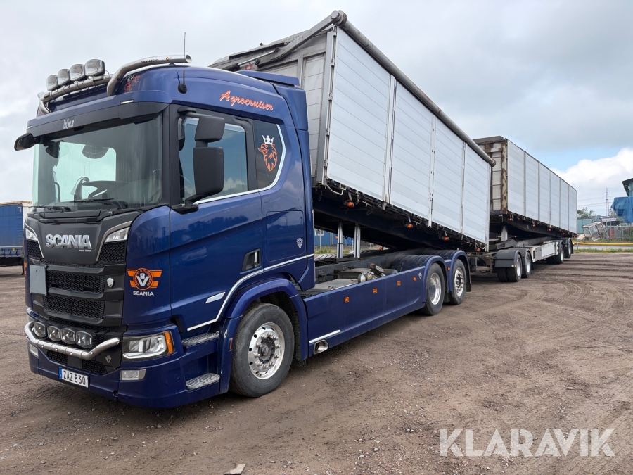 Spannmålsbil med släp Scania