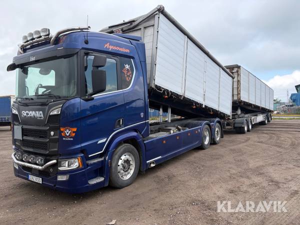 Spannmålsbil med släp Scania