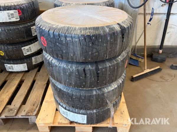 Däck och Fälg Pirelli Winter Ice Zero 195/65R15 4st