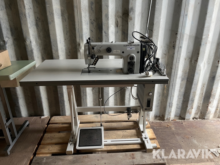 Industrisymaskin Dürkopp Adler