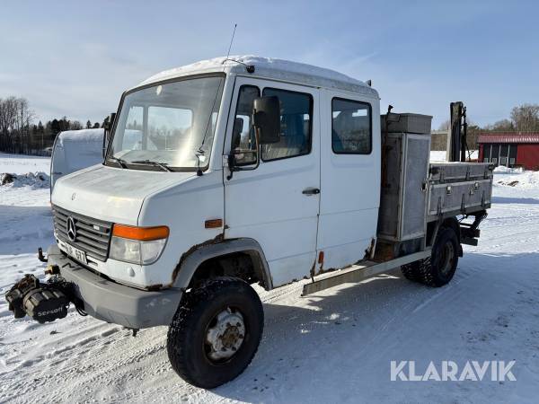 Terränggående lastbil med kran Mercedes-Benz 814da 136hk, 1998