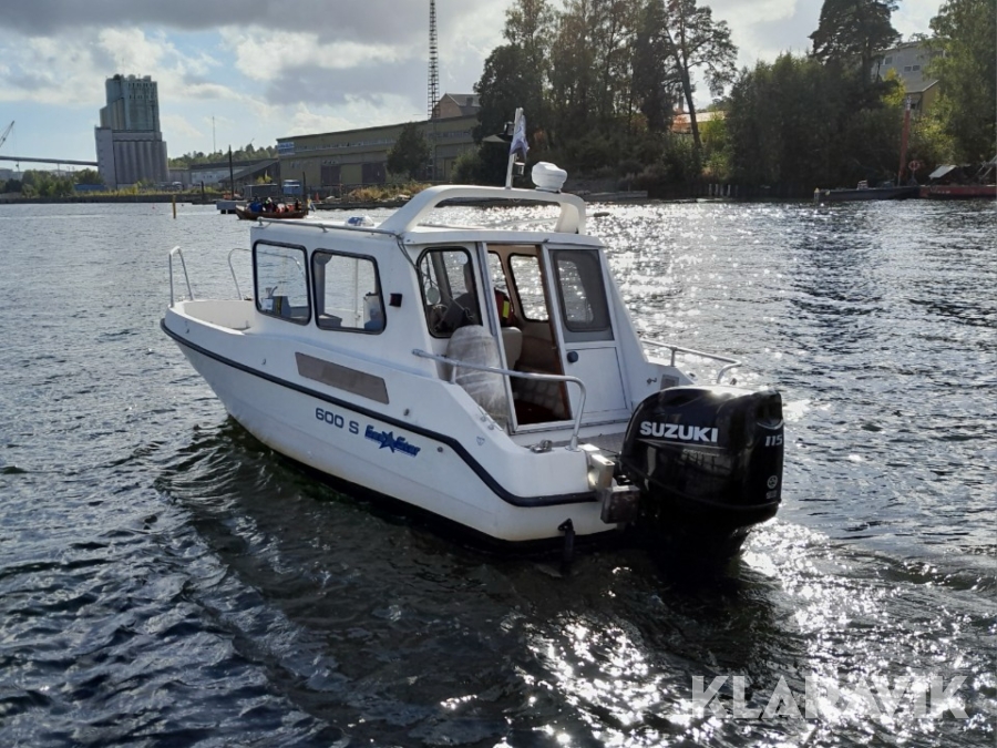 Hyttbåt Sea Star 600S med Suzuki 115hk