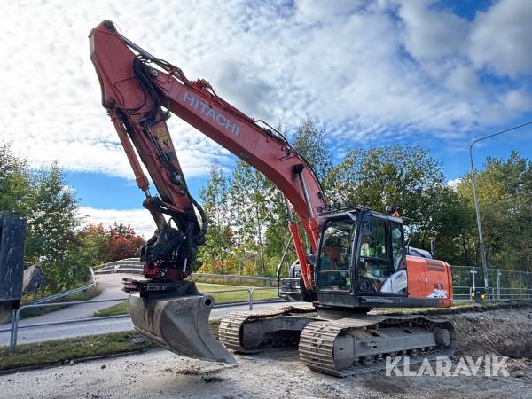 Grävmaskin Hitachi Zaxis ZX 210LC-6 med grävsystem och tiltrotator