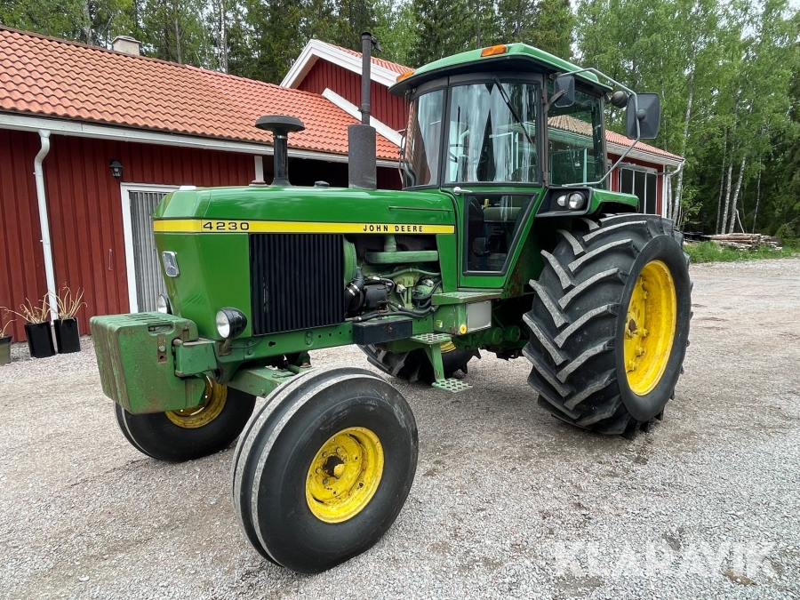 Traktor John Deere 4230 powershift