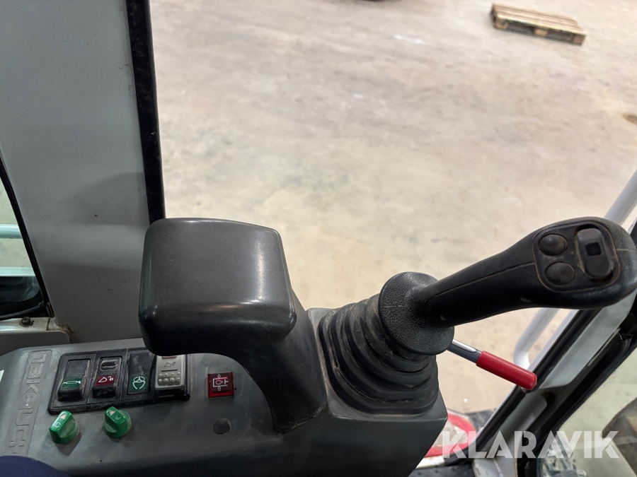 Grävmaskin Takeuchi TB153FR med rototilt och skopa