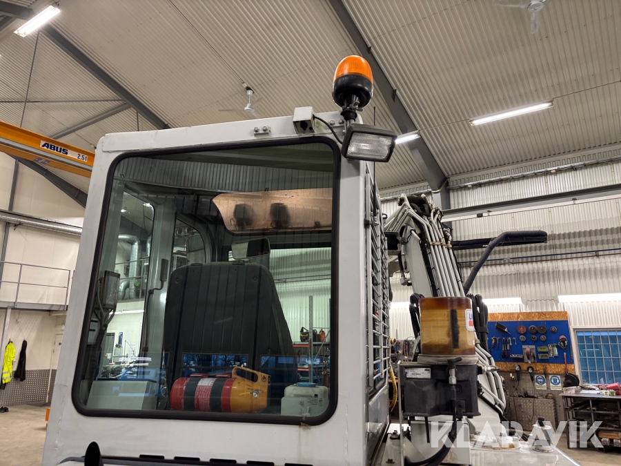 Grävmaskin Takeuchi TB153FR med rototilt och skopa