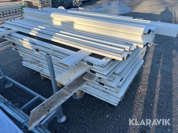 Uterum SP fönster Stabil FD med jalusier