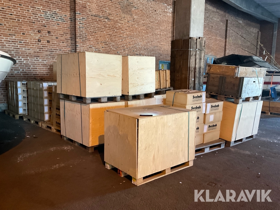 Parti med Brandkårsmaterial 21pall. brandslangar, skyddsutrustning mm