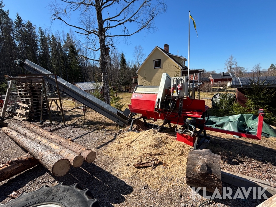 Vedmaskin Bala Agri 63474 med transportör