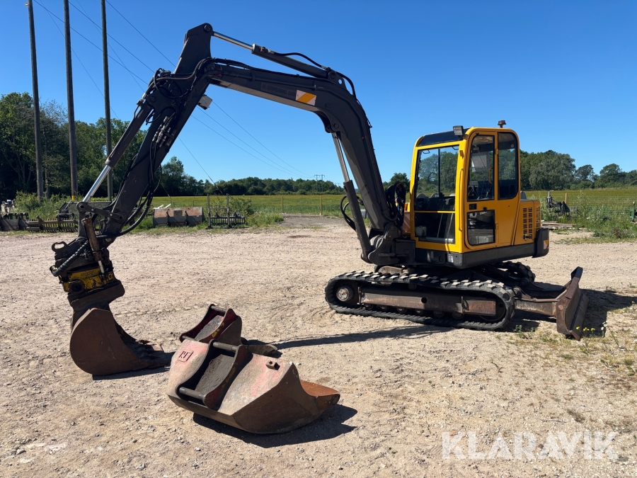 Grävmaskin Pel-Job EB706 / 233 - Med tiltrotator och 3 redskap