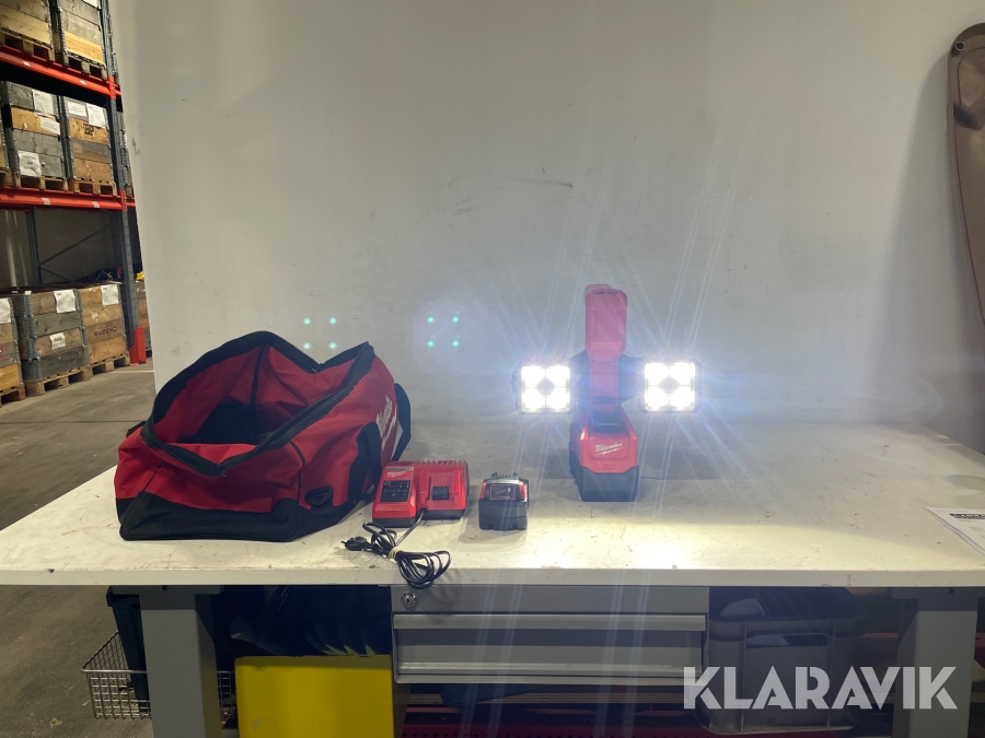 Arbetsbelysning med liftfäste Milwaukee M18 UBL-502B