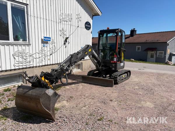 Grävmaskin Volvo ECR25D med transportsläp 