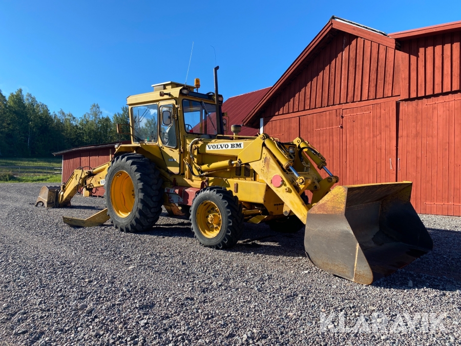 Traktorgrävare Volvo BM 616 B med 8st skopor