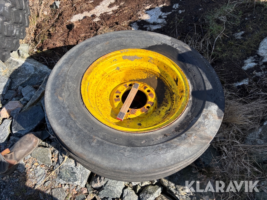 Lantbruksdäck till John Deere 7.5-18