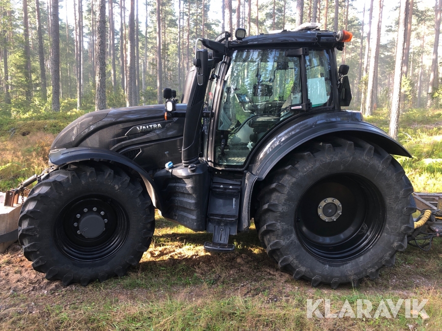 Traktor Valtra unlimited T254 