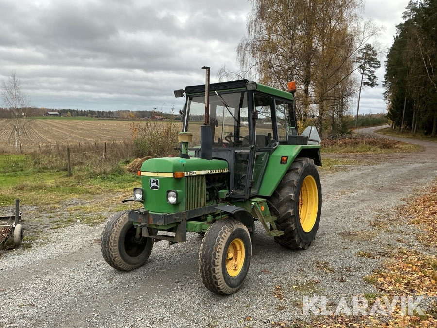 Traktor John Deere 2130