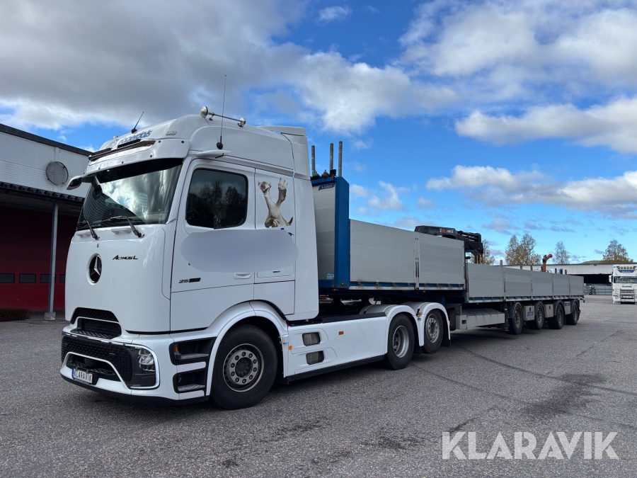 Dragbil Mercedes-Bens Actros L 2563 style line med balktrailer & kran