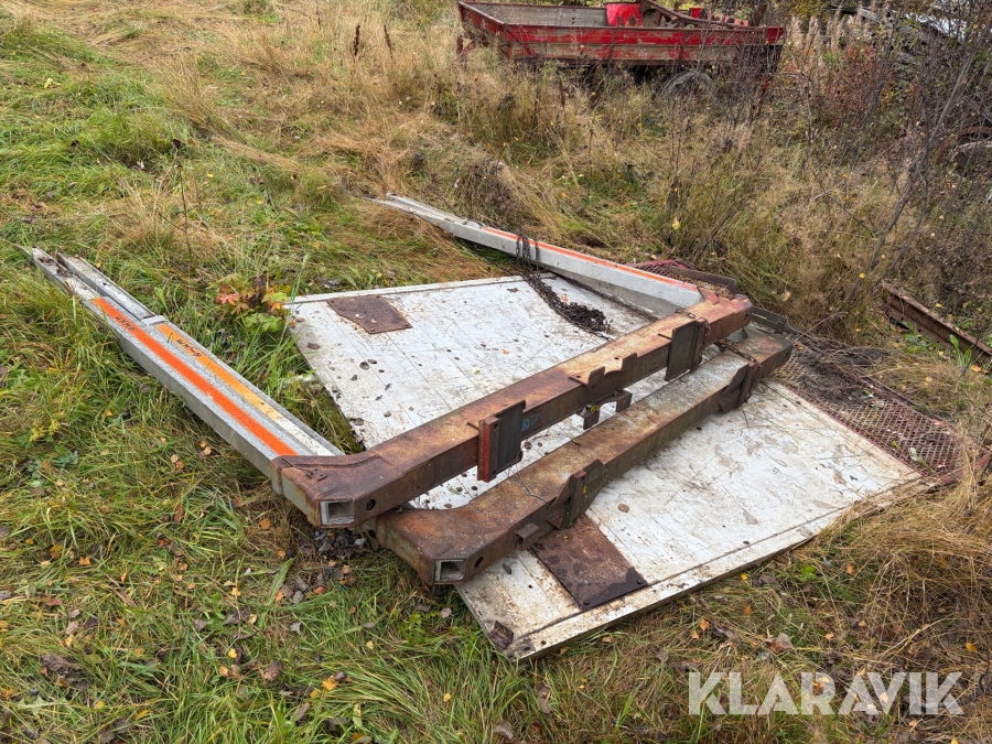 Timmerbankar och framstam Exte