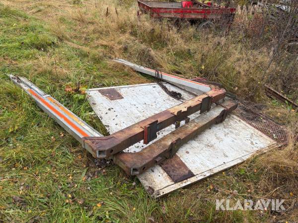 Timmerbankar och framstam Exte
