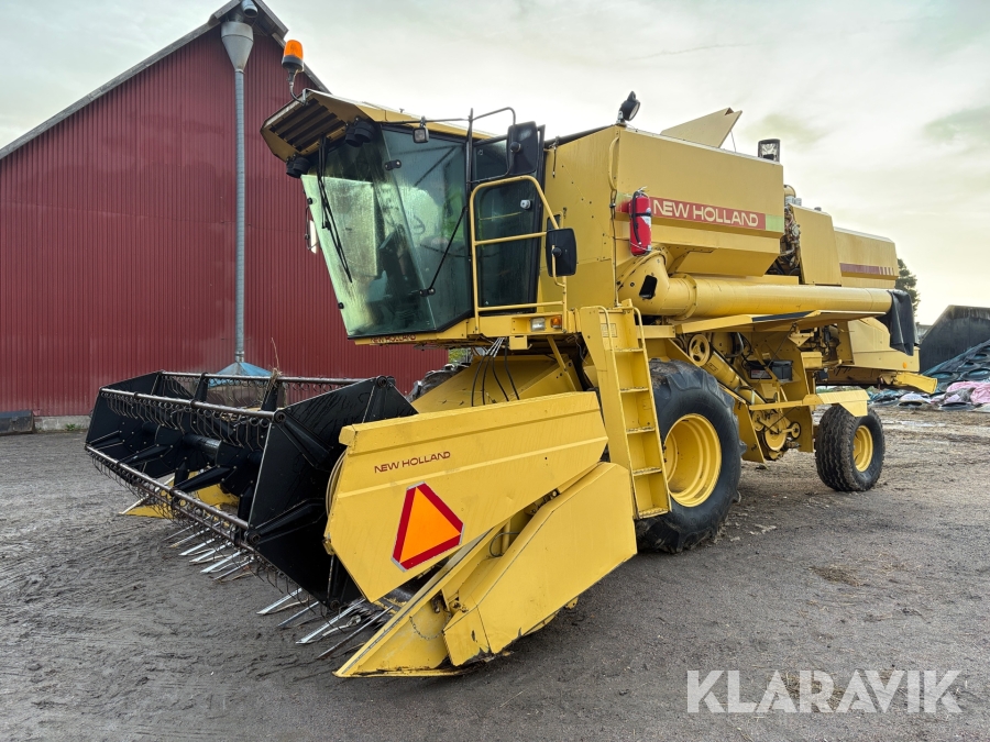 Tröska New Holland TX32