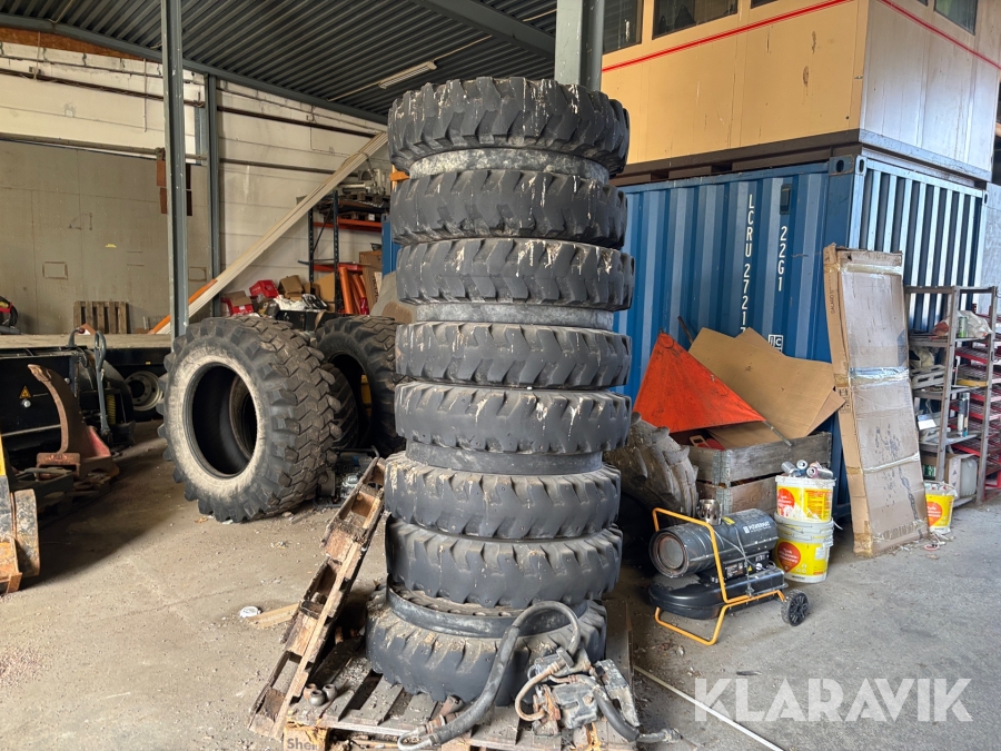 Entreprenaddäck på fälg Mitas 9.00-20 4st tvillinghjul