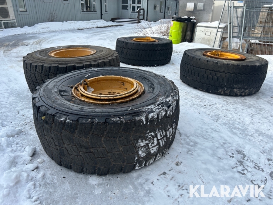 Entreprenaddäck Techking Snow 23.5R25 4st