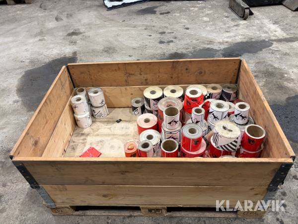 Parti med etikettrullar för farligt gods