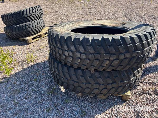 Entreprenaddäck för traktor Alliance Multiuse 550