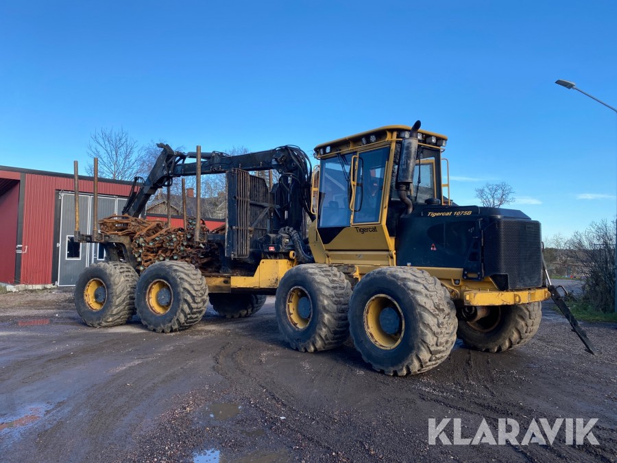 Skotare Tigercat 1075B med tillbehör