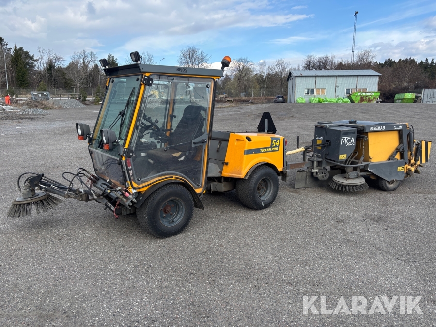 Redskapsbärare Belos Trans Pro 54 med bemab Geting G1 och flera redskap
