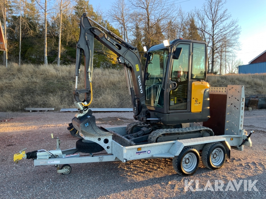 Minigrävare Volvo EC20C med skopor och maskinsläp