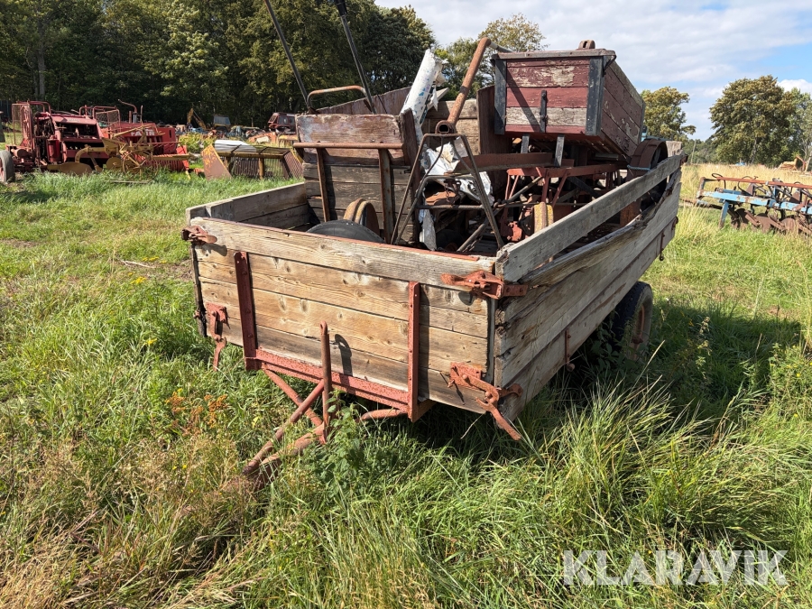 Vagn med potatissättare