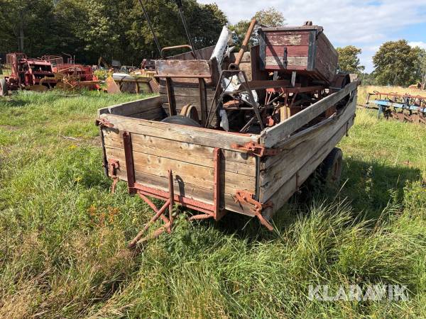 Vagn med potatissättare
