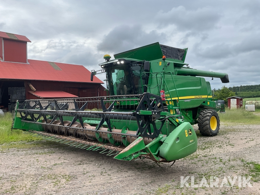 Skördetröska John Deere T670 25fot