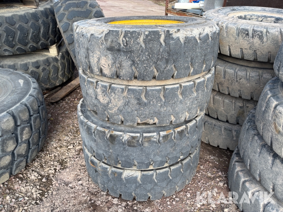 Entreprenaddäck på fälg Trelleborg 10.00-20 4st tvillinghjul