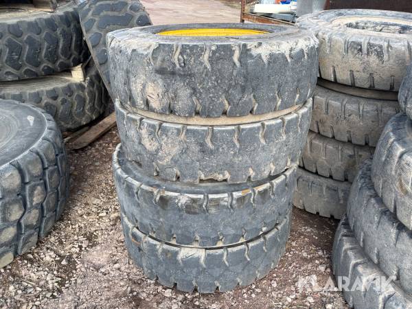 Entreprenaddäck på fälg Trelleborg 10.00-20 4st tvillinghjul