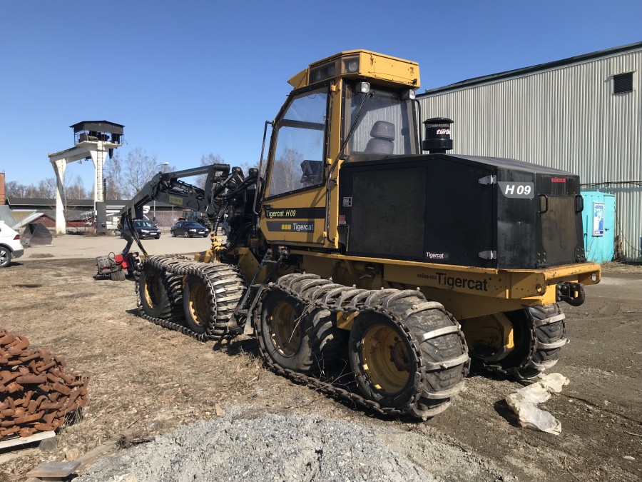 Skördare Tigercat H09 med logmax 4000h