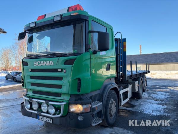 Lastväxlare Scania R480 med maskinflak