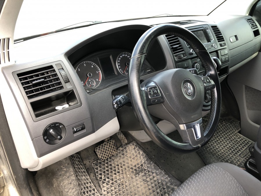 VW Transporter T5 2.0 TDI 5-sits