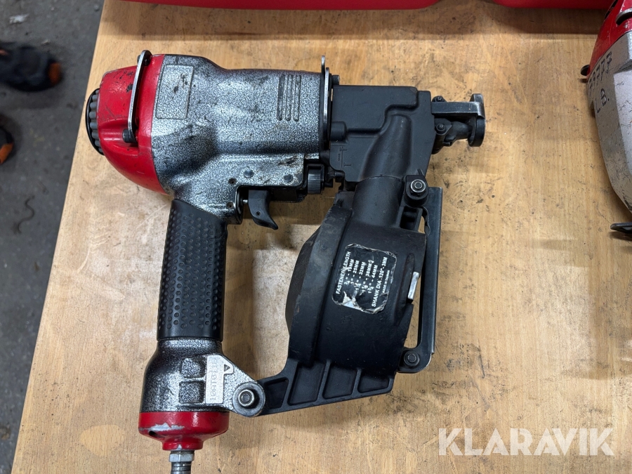 Parti med byggmaskiner Hilti & Max