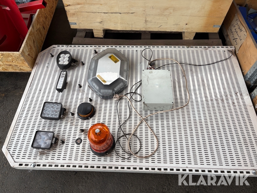 Diverse belysning på tavla Strands