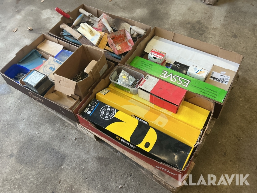 Skruv och spik blandat