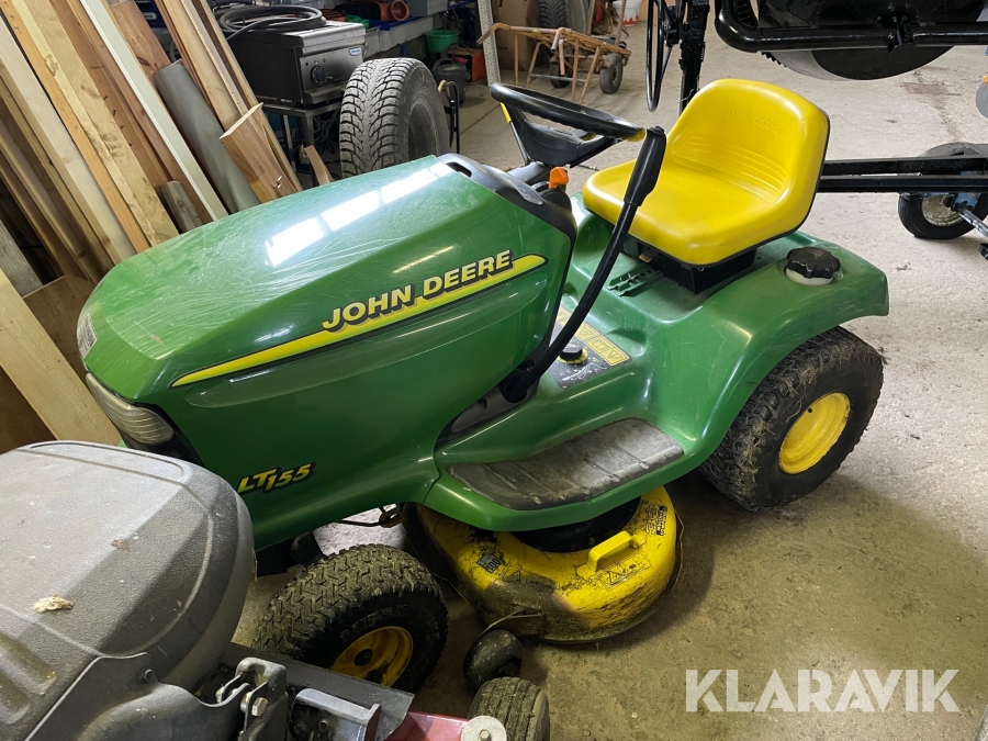 Gräsklippare John Deere LT155