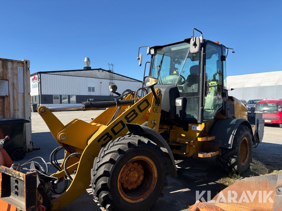 Hjullastare Swekip 3080 med vikplog & sandspridare