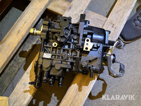 Insprutningspump Takeuchi TB175